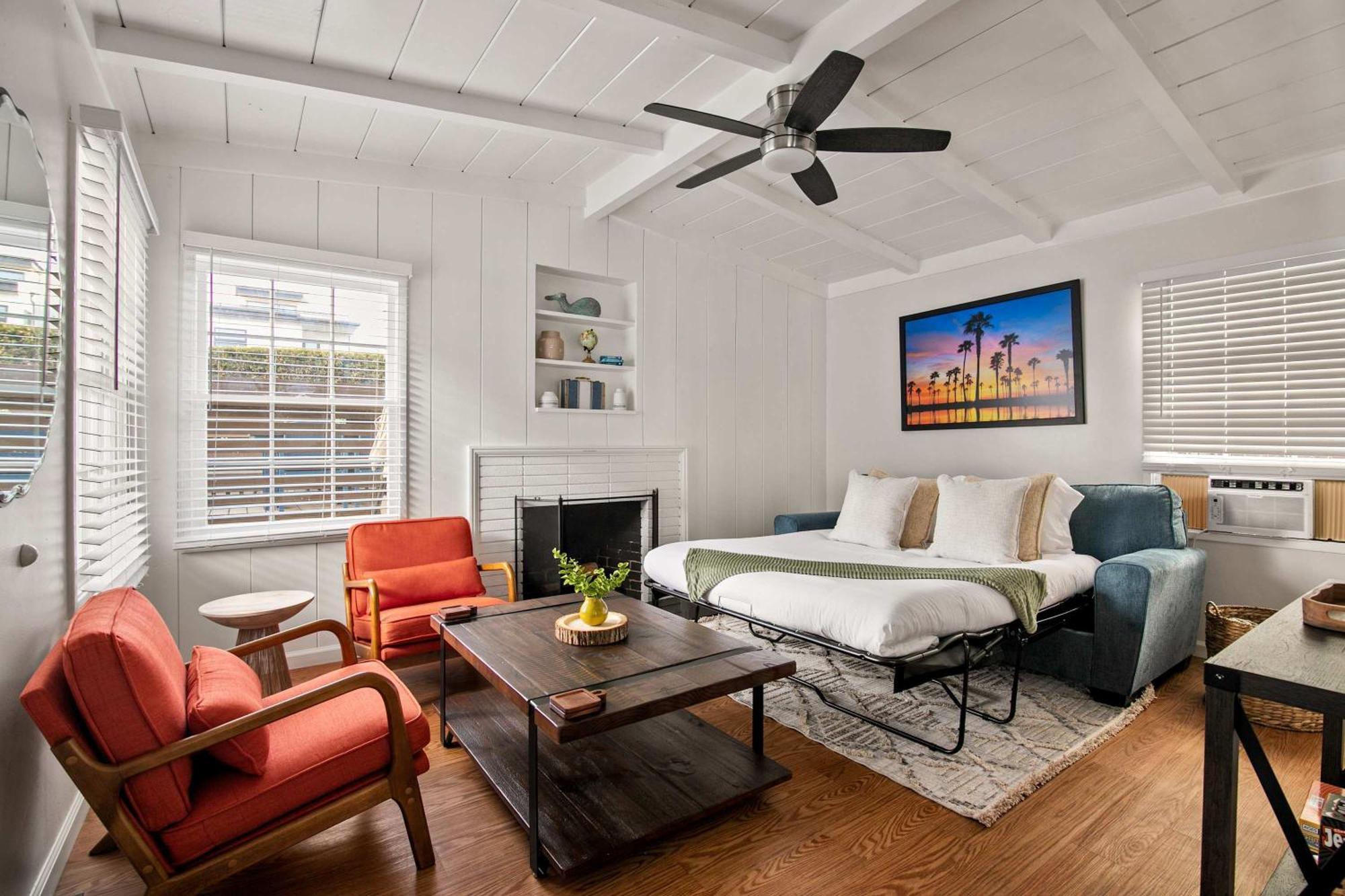 Seaside 1br Steps To Windansea & Peek Views